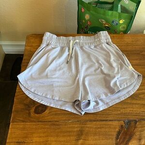 Vuori Women’s Halo Performance Shorts, light purple, large